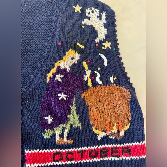 VINTAGE! Colorful Knit Vest with Seasonal Designs - Picture 4 of 14